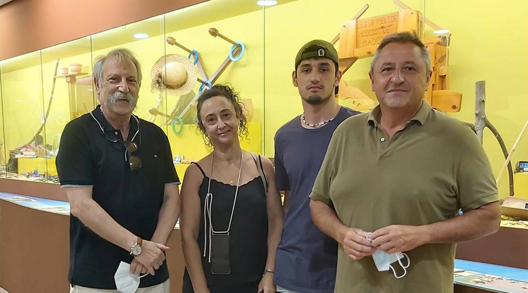 O escritor Jose Lopez Gonzalez visita o Melga