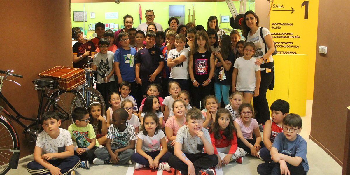 el Colegio Nuestra Señora del Carmen de Finisterre en el Melga