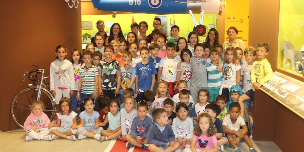 da Escola Lubians de Hockey patíns e patinaxe artístico de Carballo