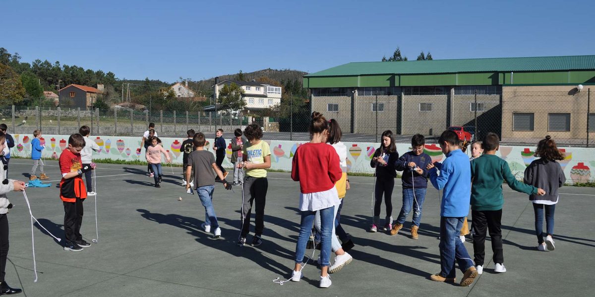 O Melga desprázase ao CEIP. Labarta Pose de Baio para celebrar con todo o alumnado o día do peón 2018