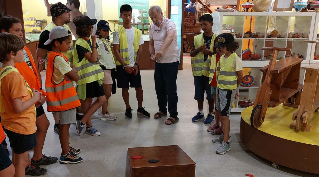 Nunha semana outra visita guiada no Melga para o Campamento de Ponteceso