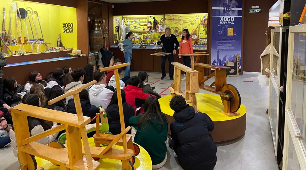 Coa terceira xornada de onte o CEIP Cabo da Area, todo o centro escolar, visitou o Melga este ano