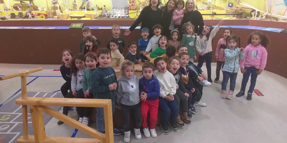 O centro escolar de Ponteceso realiza doblete nunha mesma xornada
