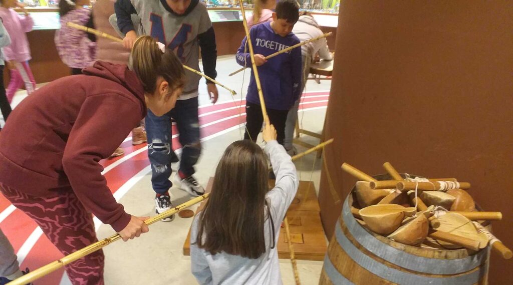 Un grupo escolar de Carral (A Coruña) visítanos por primeira vez 