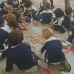 Alumnos del Colegio British de A Coruña juegan en el Museo MELGA