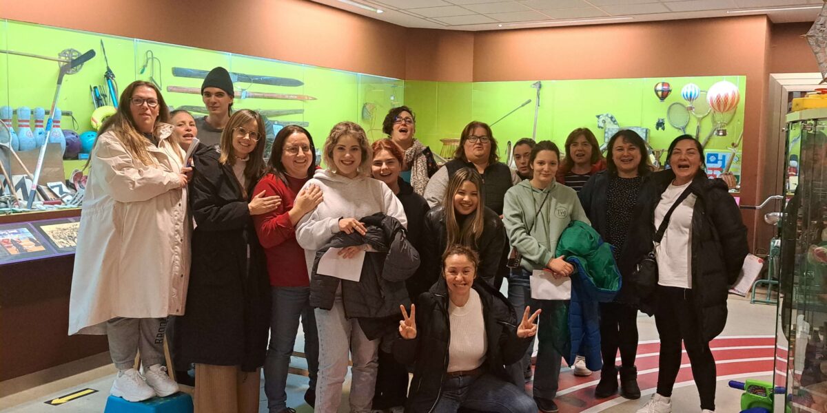 Alumnos do IES Féllix Muriel de Rianxo en las instalaciones del Museo MELGA de Ponteceso